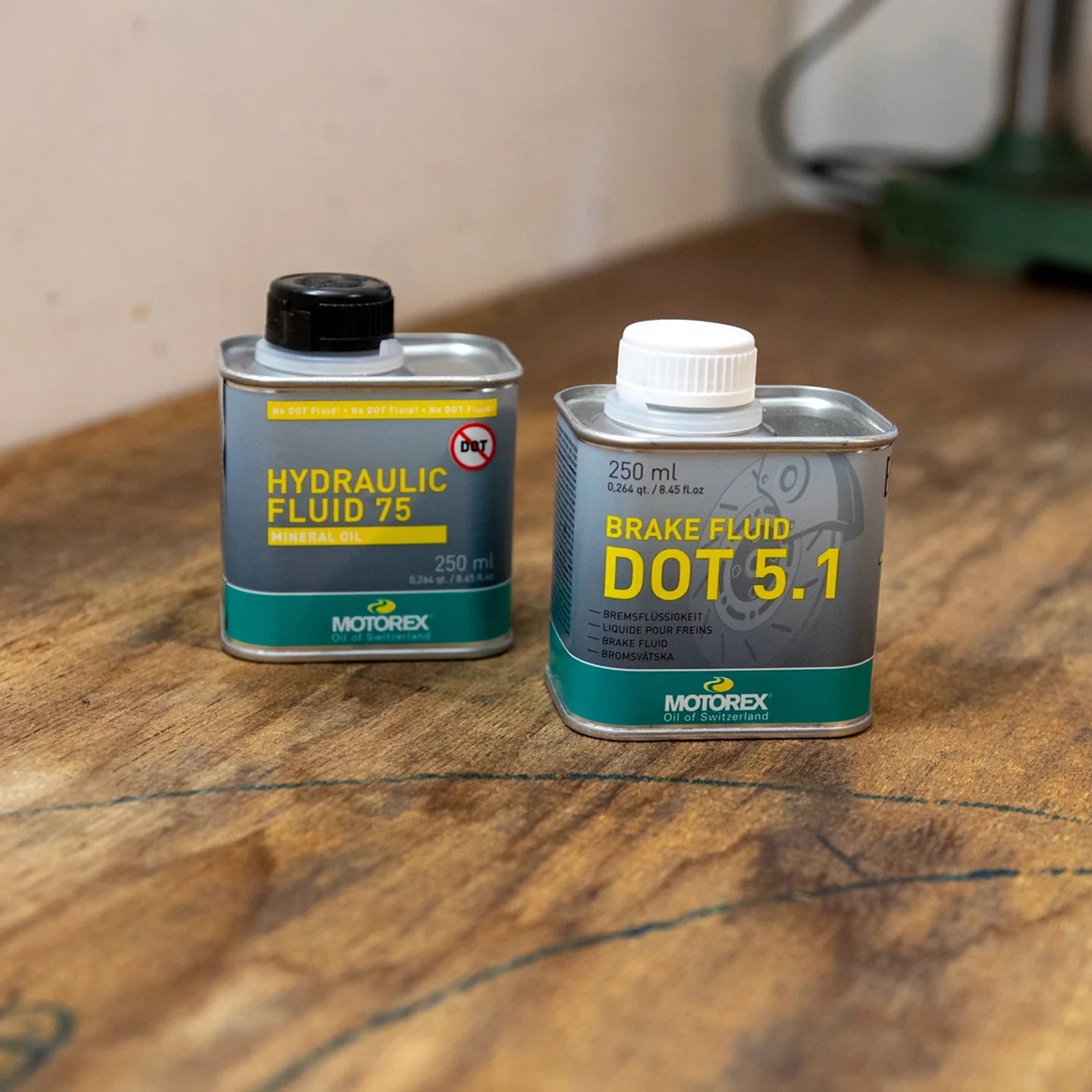 Bremsfluessigkeit_Mineraloel_kollektion