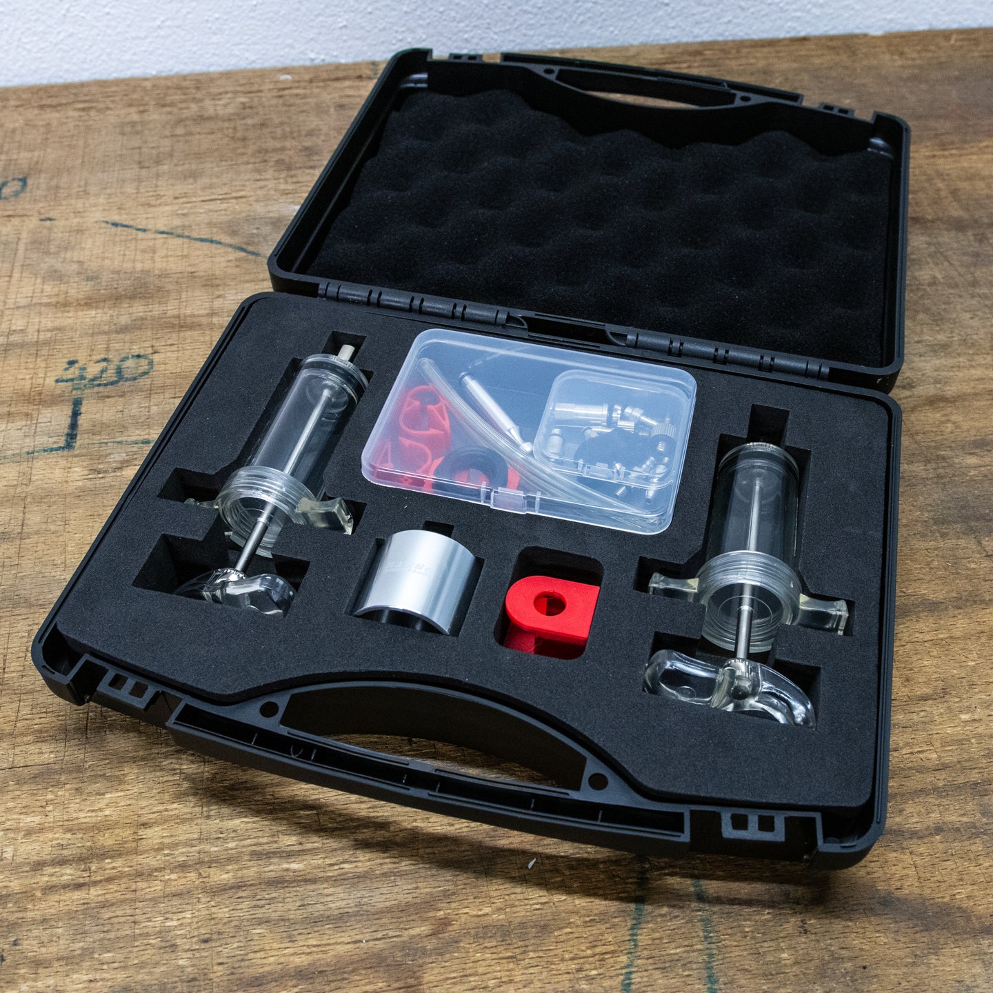 Workshop Entlüftungskoffer für Mineralöl Bremsen