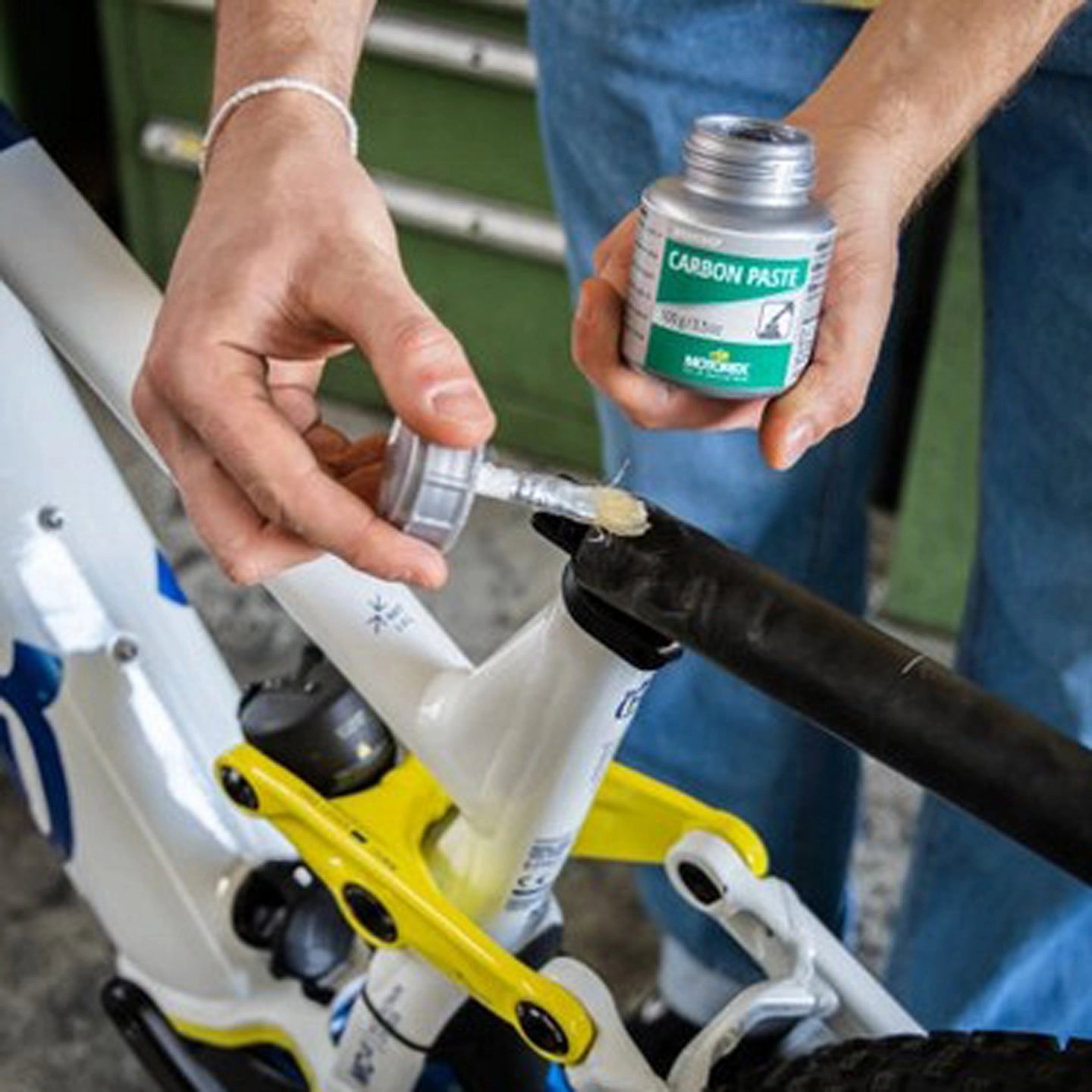 MOTOREX_Montagepaste_CARBON_PASTE_1