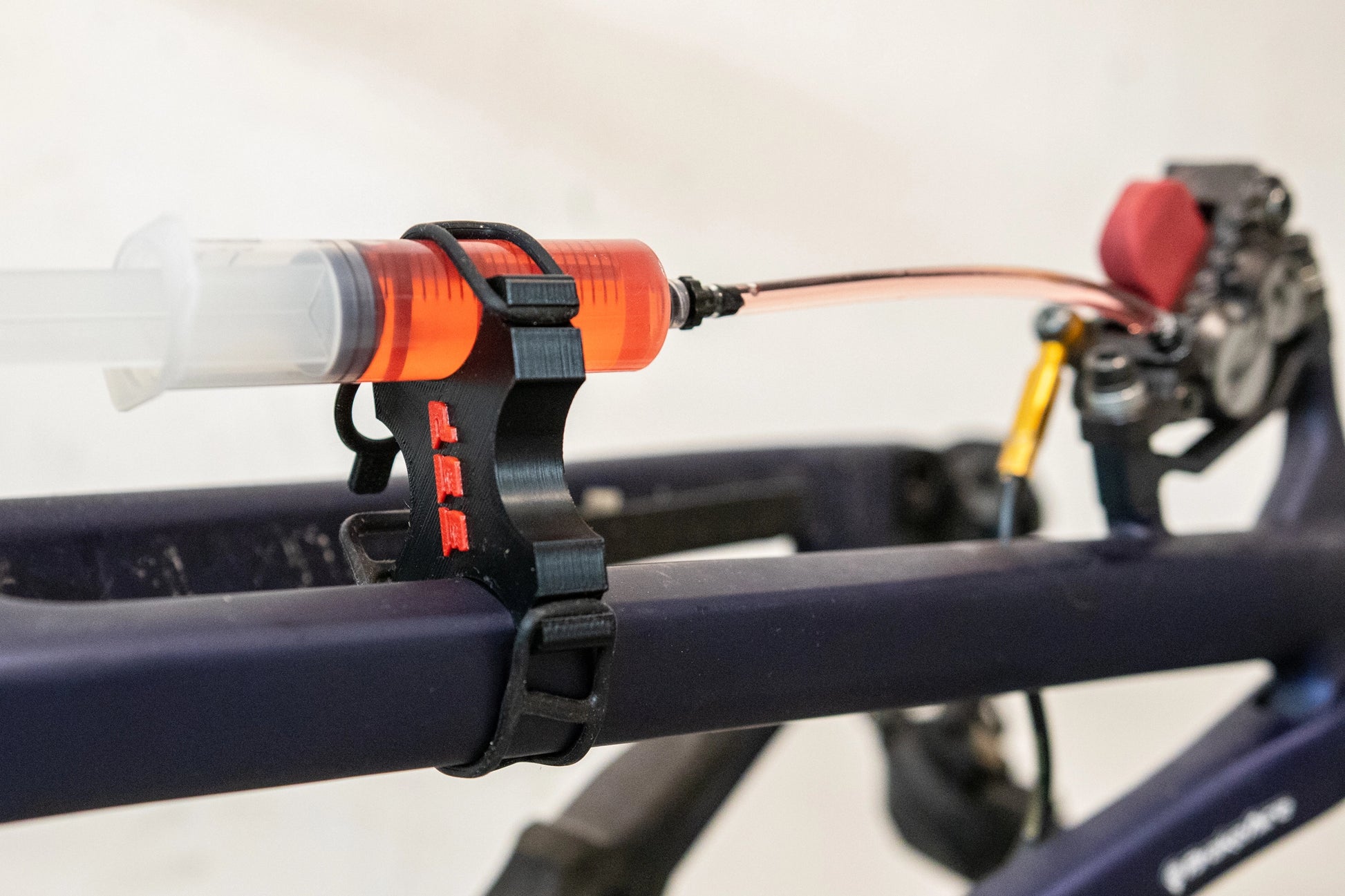 Workshop Spritzen Halter Kit – Sicheres Bremsen Entlüften